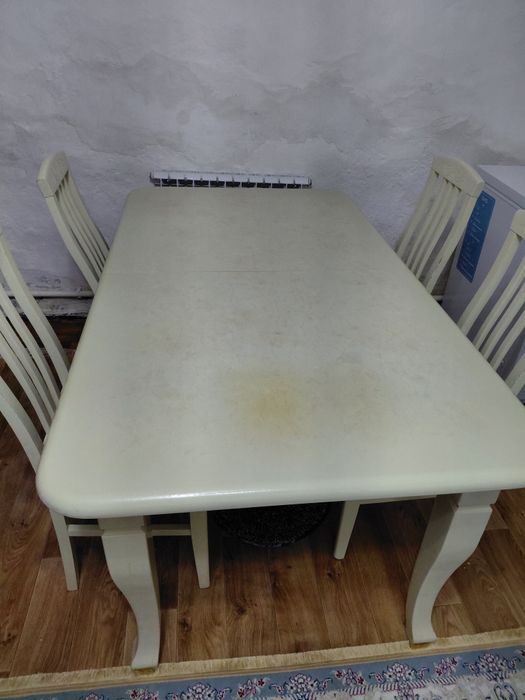 Продаётся кухонный стол