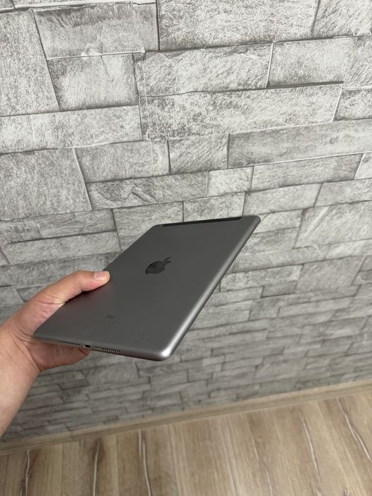 Ofertă iPad Gen 5 128GB A1823 WI-FI