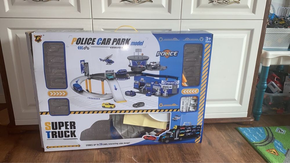 Паркинг с машинами 25000тг