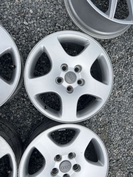 Оригинални джанти Ауди 5/112 Audi 5x112

Употребявани, Шумен