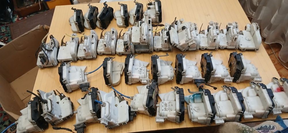 Гольф 3,Венто. Дверные карты,замки.