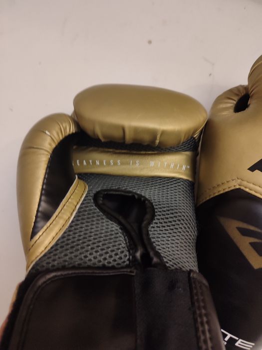 Перчатки Everlast золотые