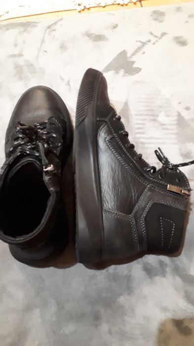 Ботинки натуральная кожа 39 размер