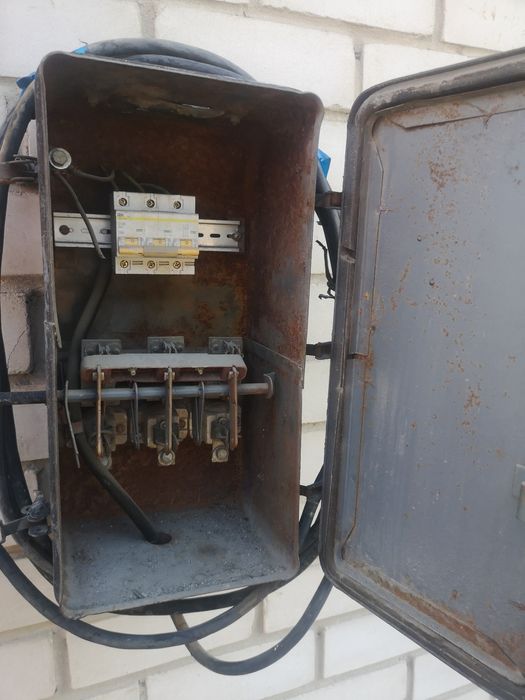 Продам щиток-распределитель