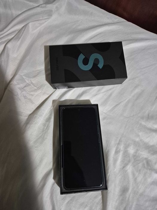 Продавам samsung  galaxy s22