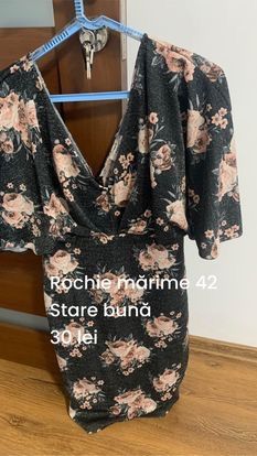 Vand rochita marime 42