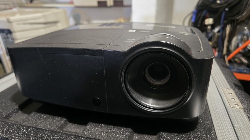 Продам проэктор InFocus in112x