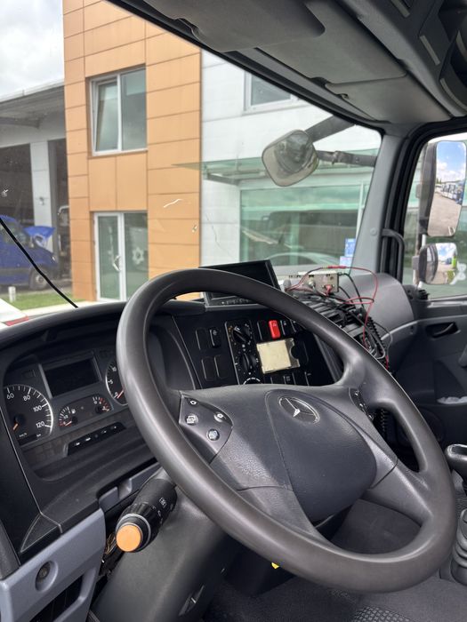 Mercedes Atego 822 cu lift hidraulic