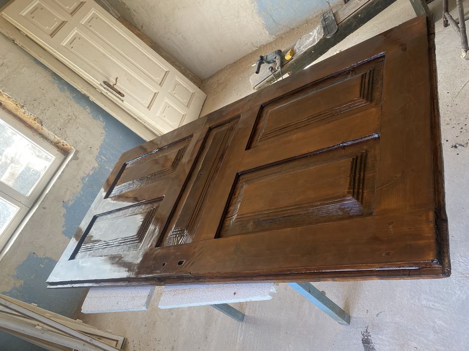 Reconditionez usi lemn/geamuri/mobilier din lemn