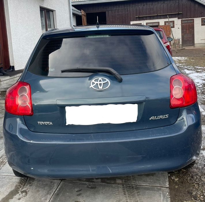 Vând Toyota Auris