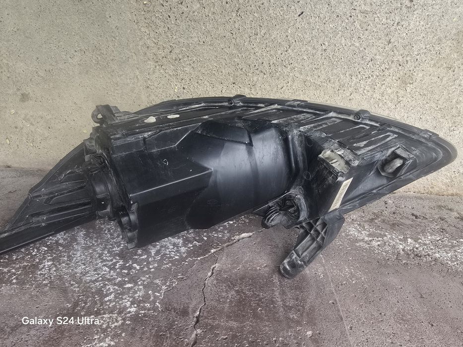 Правая фара Kia Rio