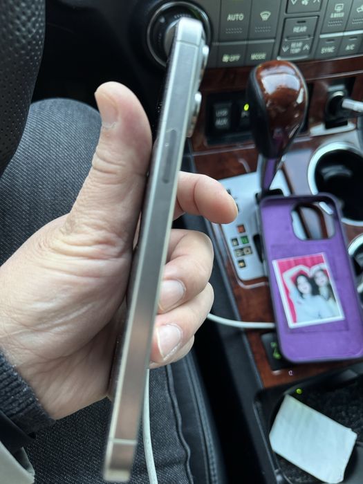 Продам айфон 15 про макс.