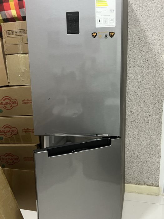 Продам свой холодильник Samsung БУ в идеальном состоянии