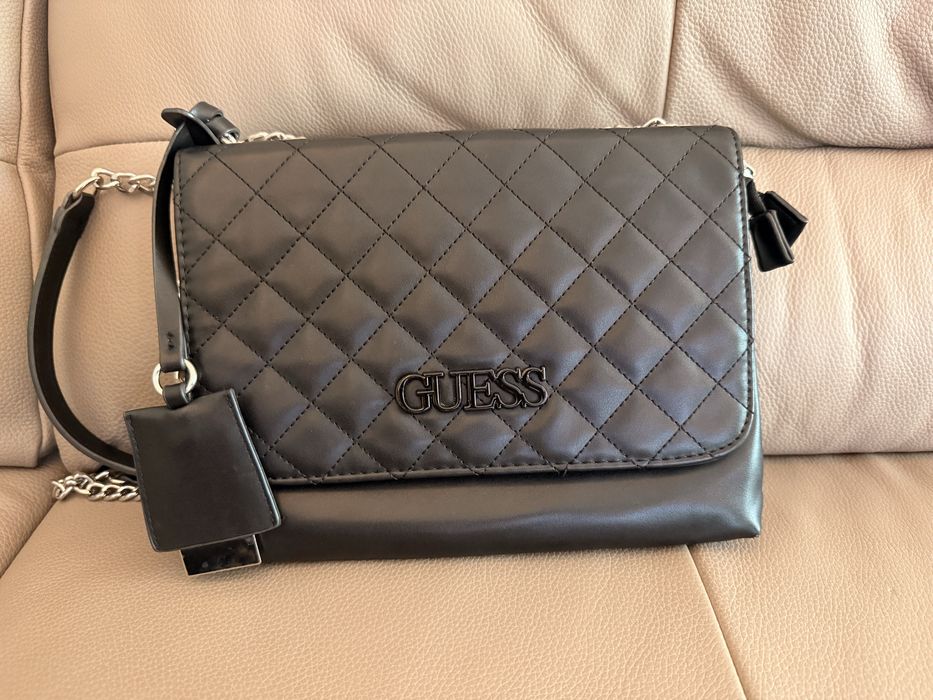 Дамска чанта Guess