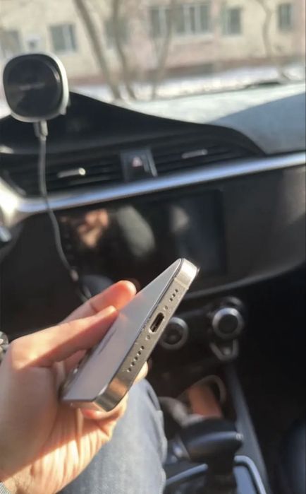 Айфон 15 про титан