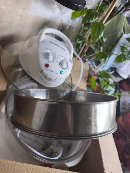 Vând mini cuptor  electric cu convecție!