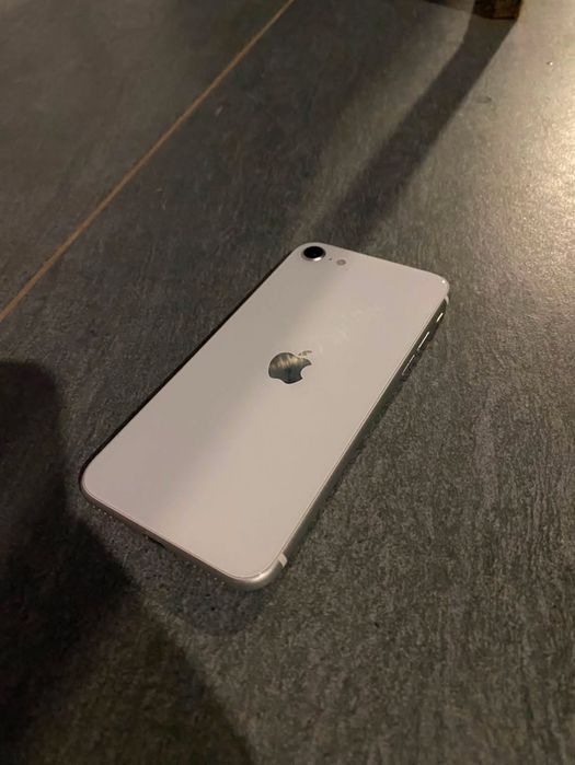 Ocazie‼️vand iphone se3 2022