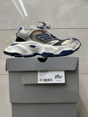 Balenciaga cargo