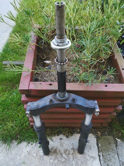 Dezmembrez Honda Forza 250