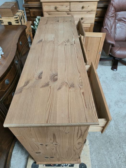 3977 Контра бюфет