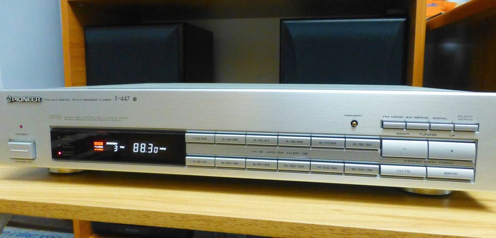 Tuner Pioneer ca nou