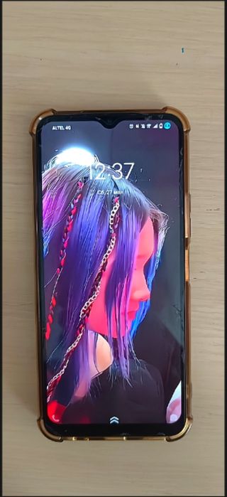 Продам телефон vivo 33s