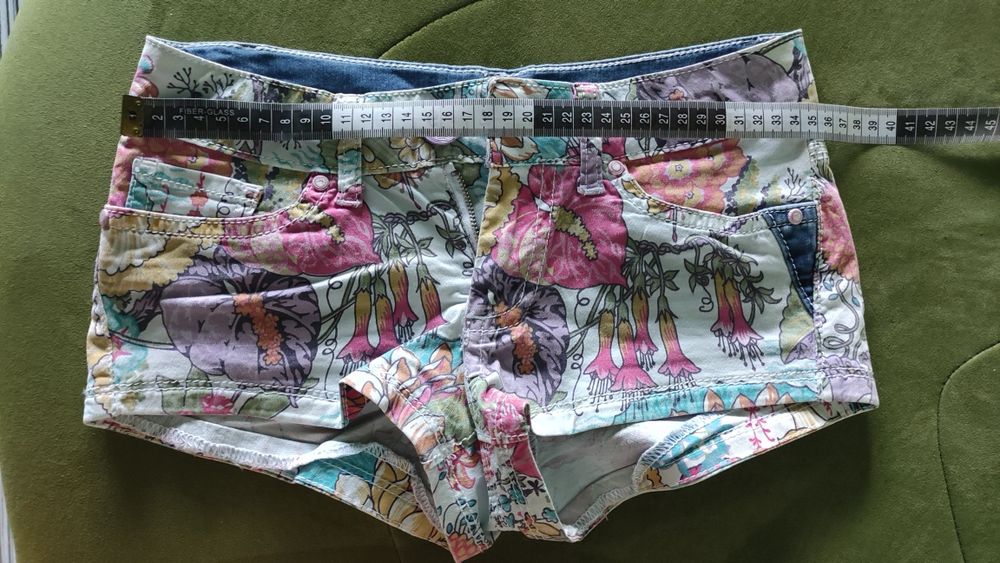 Шарени къси панталони XS