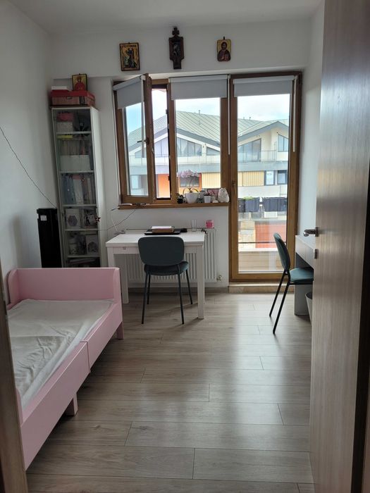 Apartament 4 camere decomandat, Damaroaia