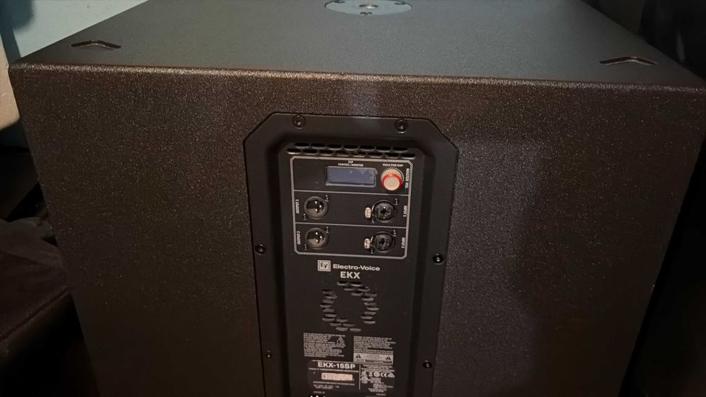Electro-Voice EKX 15SP subwoofer activ  bas