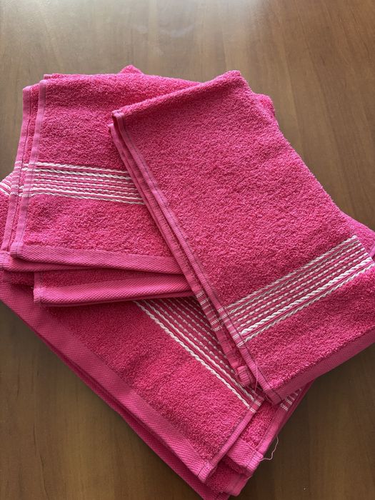 Новые полотенца, постельное белье.