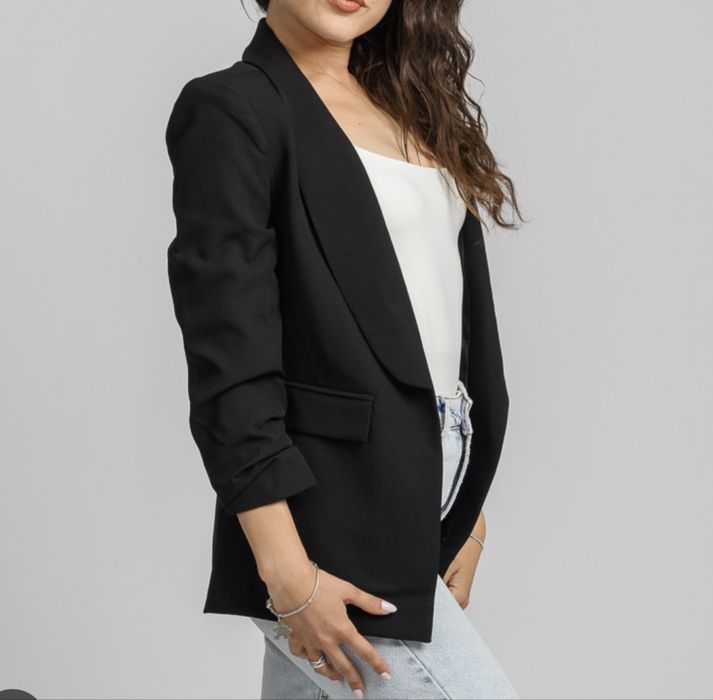 Дамски модерни сака