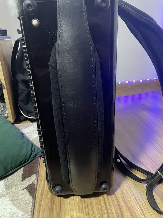 Curele piele tare pentru acordeon