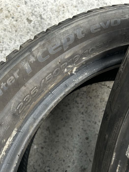 2бр Зимни гуми Hankook 235/50R19