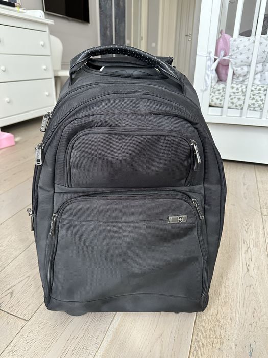 Чемодан-рюкзак victorinox.