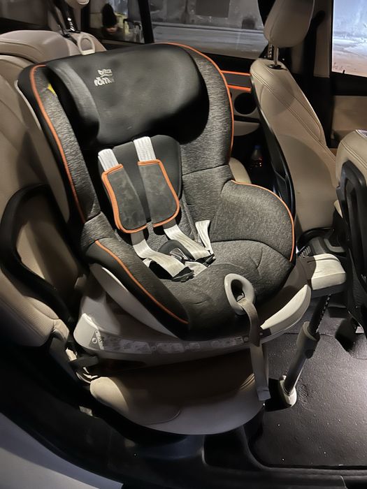 Въртящо се детско столче за кола Britax Römer Dualfix M i-Size