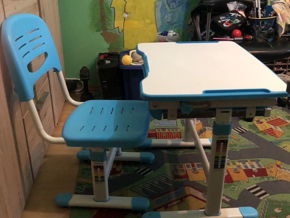 Set birou pentru copii reglabil pe înălțime