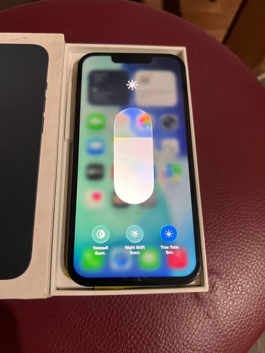 Айфон 13 в хорошем состоянии