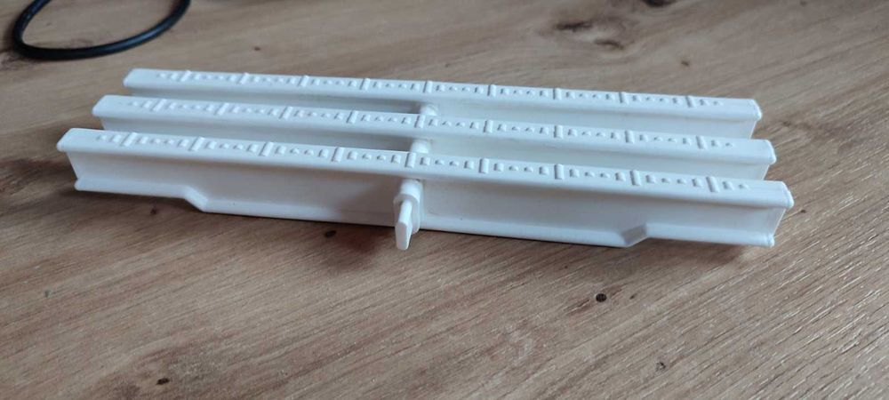 Преливна решетка за басейн PVC