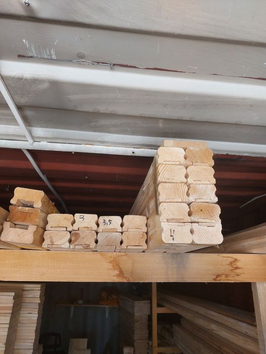 Лестница  ступеньки перила