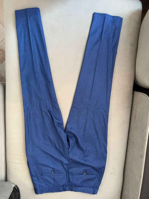 Син костюм размер s