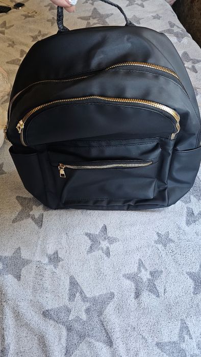 Удобна и практична раница