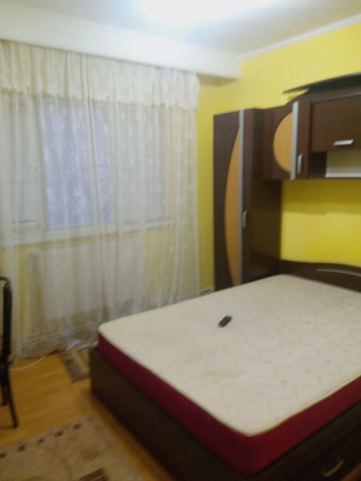 Inchiriez apartament