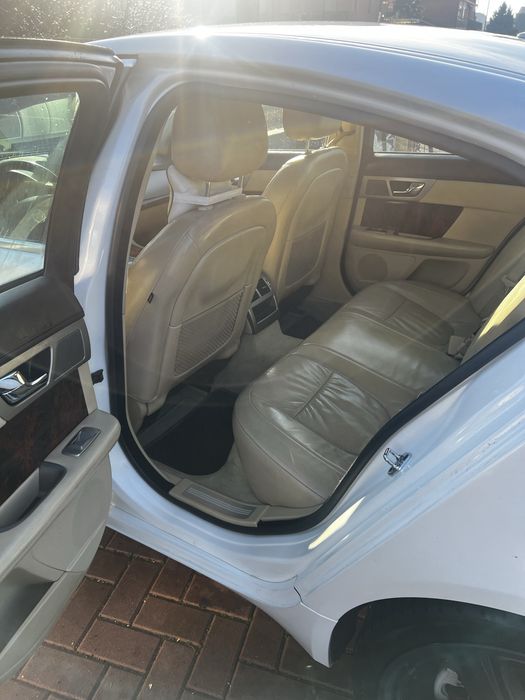 Jaguar xf