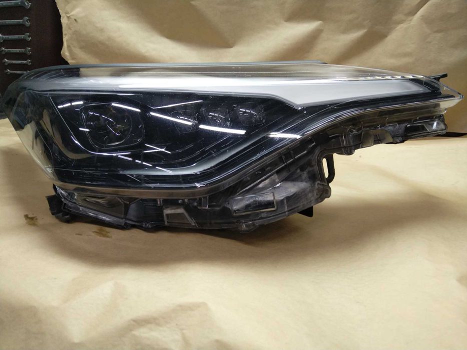 Фар десен Toyota CH-R 2023 Full LED