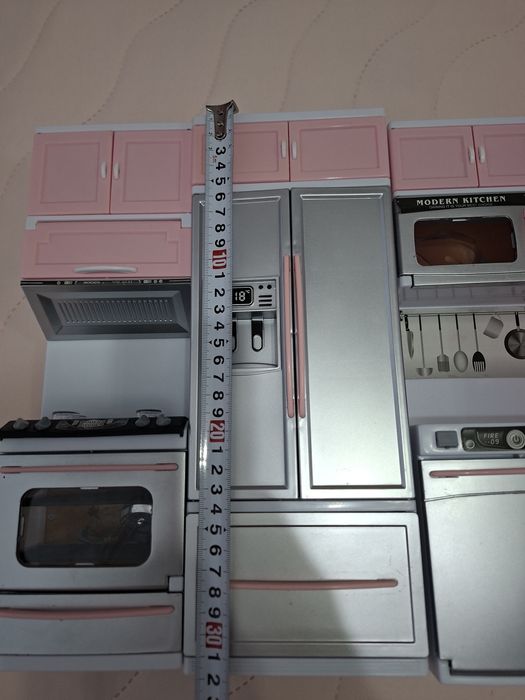 Bucătărie și dulap  fetiță