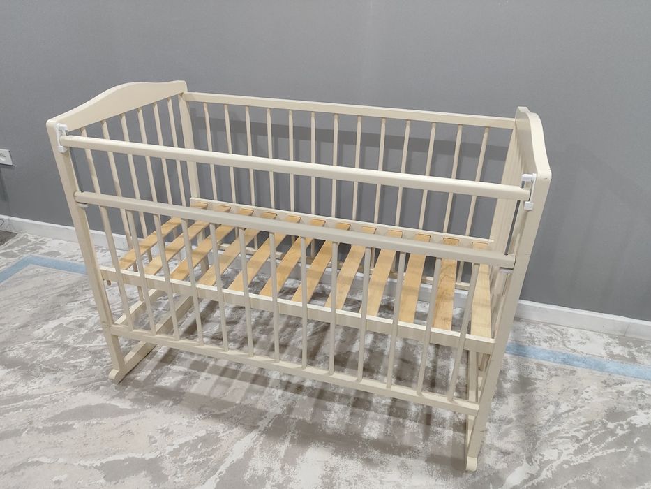 Продам манеж почти новый