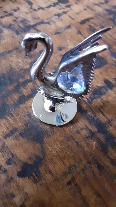 метален декоративен лебед CRYSTOCRAFT антикварен Swarovski кристали