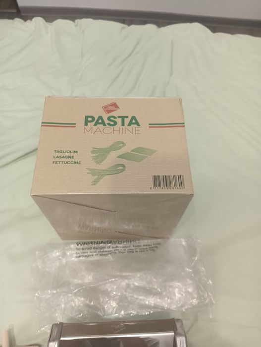 Mașină de făcut paste