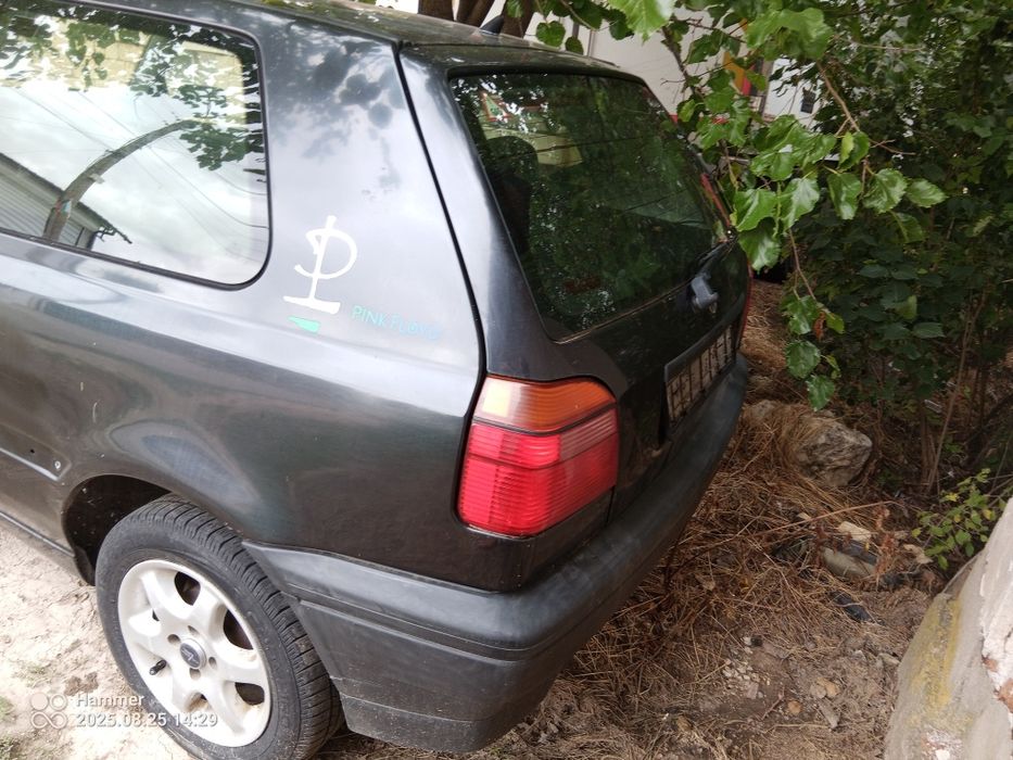 Продавам Volkswagen Golf 3 1.6 моно инжекция на части