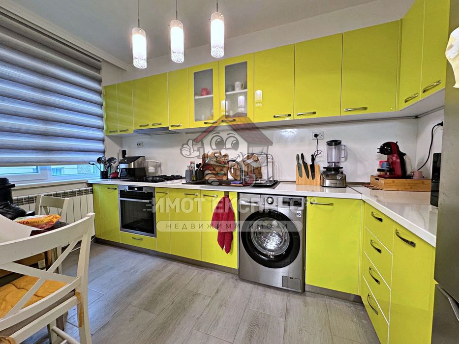 Дава се под наем Многостаен апартамент в Асеновград - 207 кв.м за 177000 € - Снимка #7